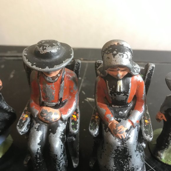 Vintage Cast Iron Toys Horse Drawn Wagon & Fireman & Amish Figurines - Picture 6 of 12